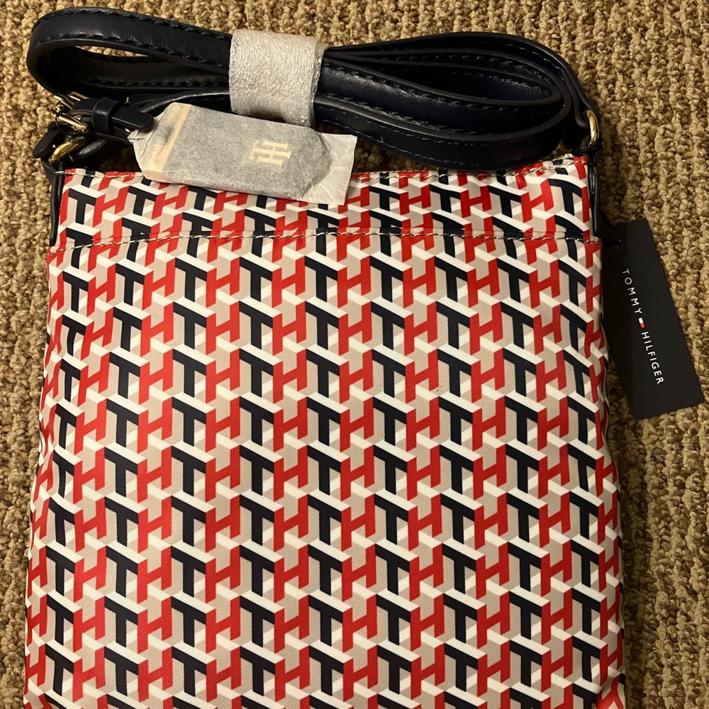 Tommy Hilfiger Crossbody